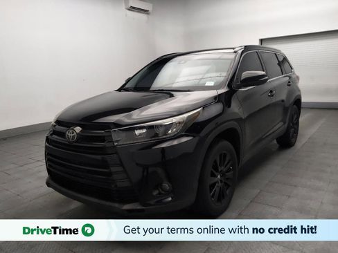 Used 2019 Toyota Highlander SE FWD image 1