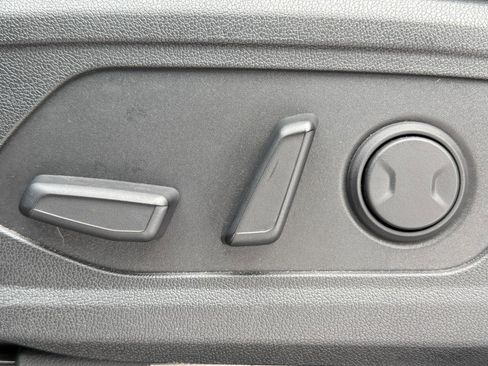 Certified 2025 Kia Sorento EX w/ Panoramic Sunroof Package image 23