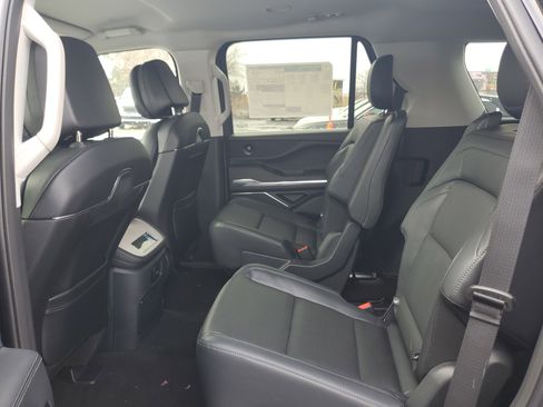 New 2026 Lincoln Navigator Premiere image 25