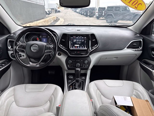 Used 2019 Jeep Cherokee Limited AWD/4WD image 14