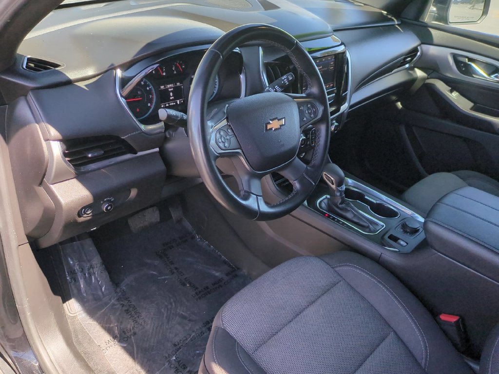 Used 2023 Chevrolet Traverse LT FWD image 11