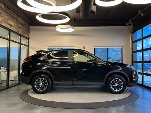 Used 2022 Mitsubishi Eclipse Cross ES image 2