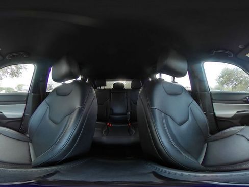 Used 2025 Jeep Compass Limited image 36