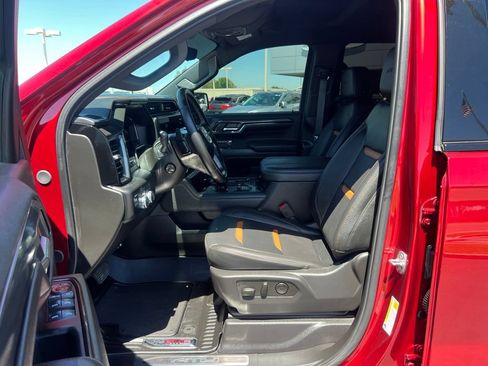 Used 2024 GMC Sierra 1500 AT4 w/ Technology Package AWD/4WD image 38