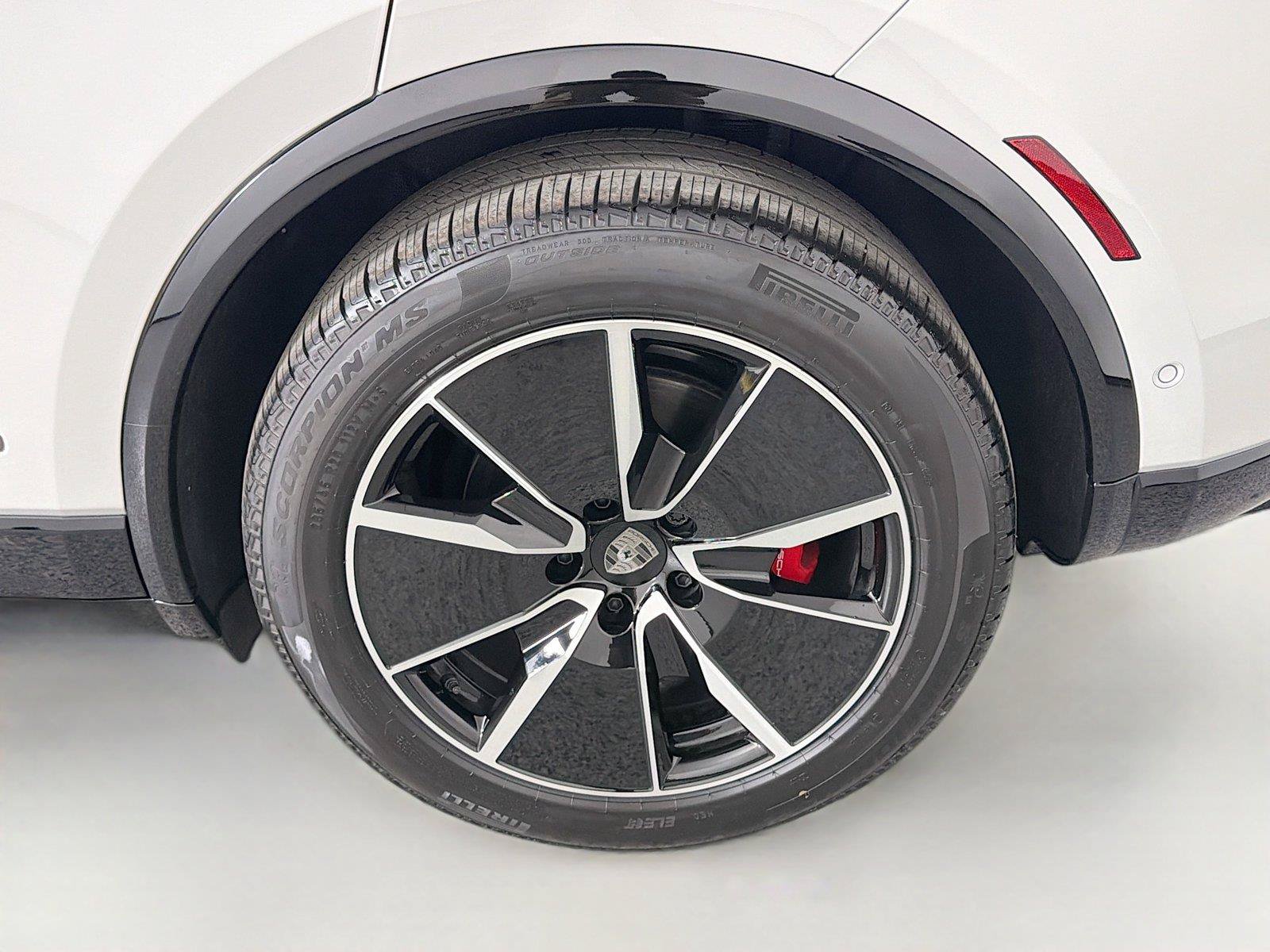 Used 2026 Porsche Macan Turbo Electric AWD/4WD image 12