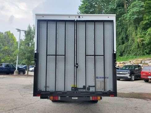 New 2025 Isuzu NPR HD image 5