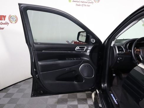 Used 2017 Jeep Grand Cherokee Summit image 28