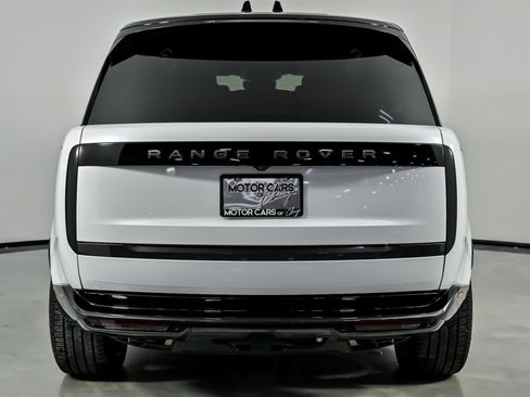 Used 2024 Land Rover Range Rover Long Wheelbase Autobiography image 11