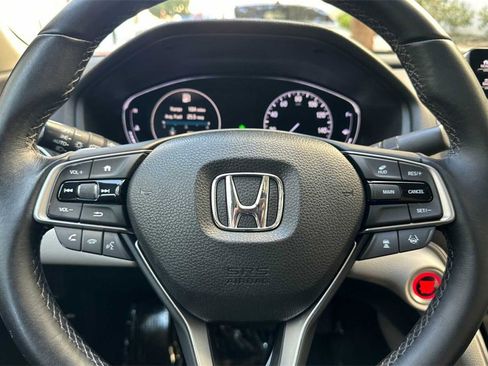 Used 2018 Honda Accord Touring image 27