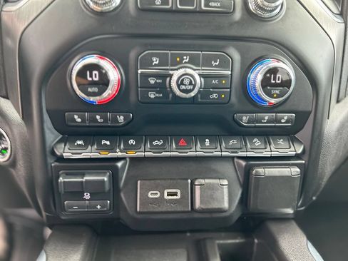 Used 2021 GMC Sierra 1500 Denali w/ Denali Ultimate Package AWD/4WD image 22