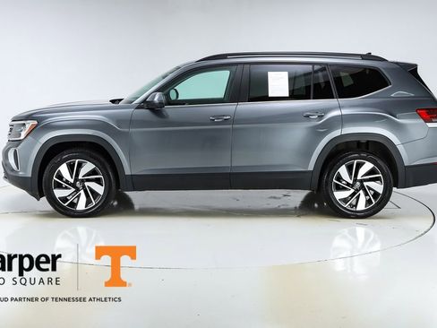 Used 2024 Volkswagen Atlas SE image 2
