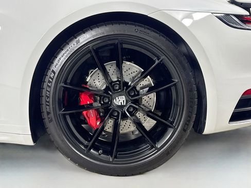 Certified 2024 Porsche 911 Carrera 4S w/ Premium Package AWD/4WD image 39