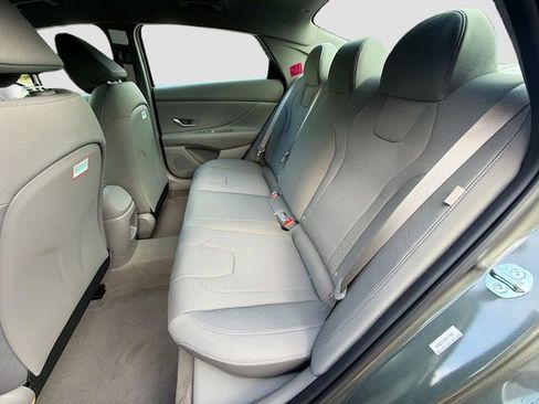 New 2026 Hyundai Elantra SE image 23