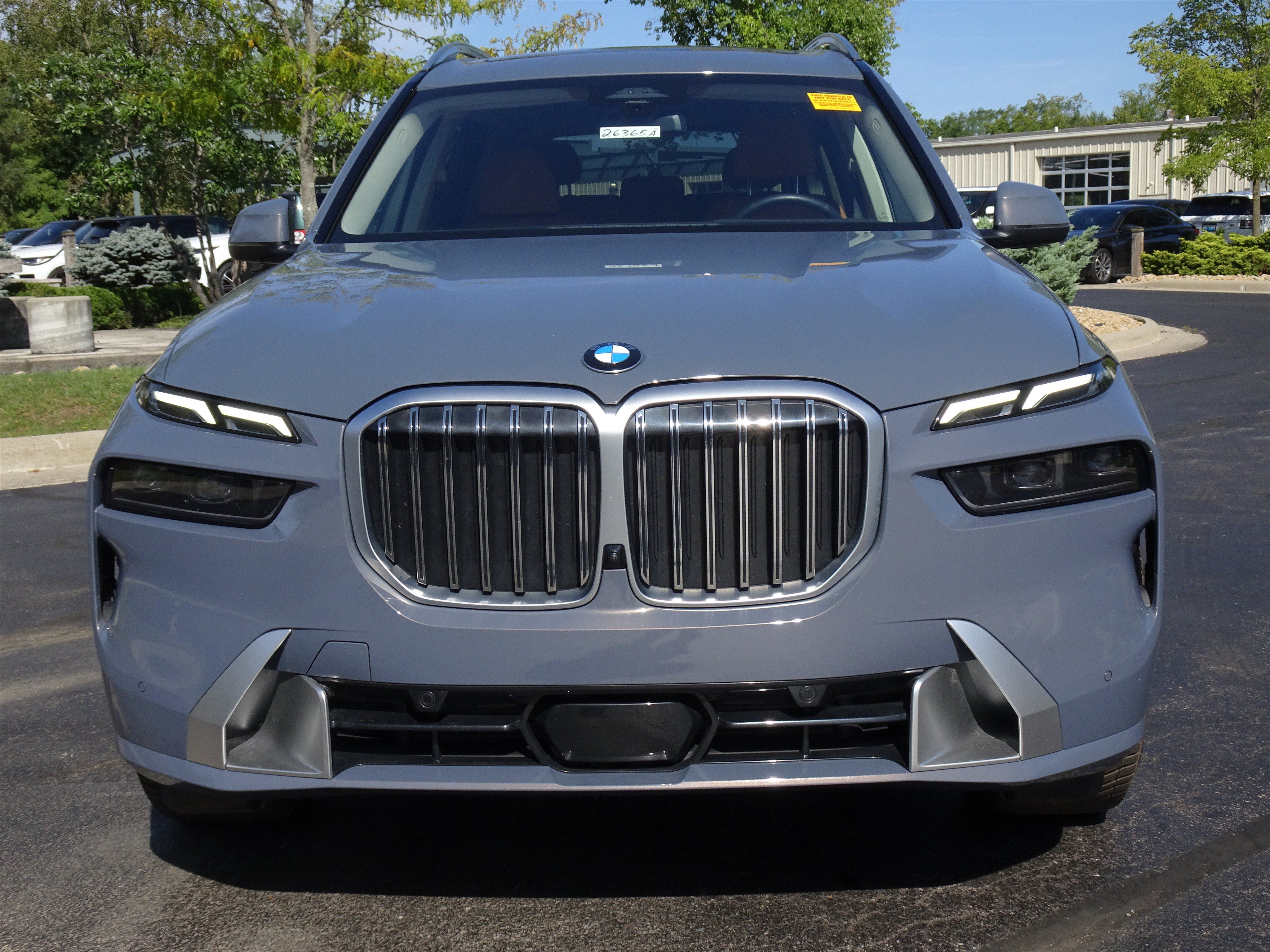Used 2024 BMW X7 xDrive40i w/ Premium Package AWD/4WD image 9