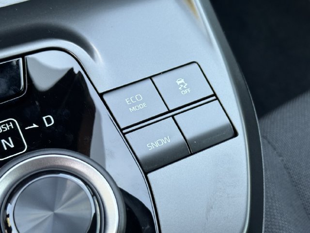 Used 2026 Toyota C-HR AWD/4WD image 22