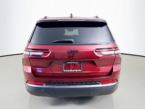 Used 2024 Jeep Grand Cherokee L Altitude AWD/4WD image 8