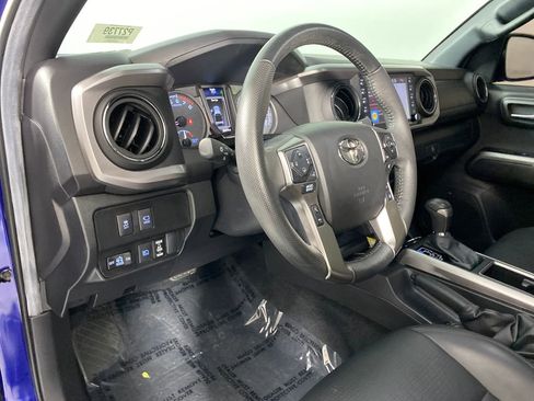 Certified 2022 Toyota Tacoma Limited image 10
