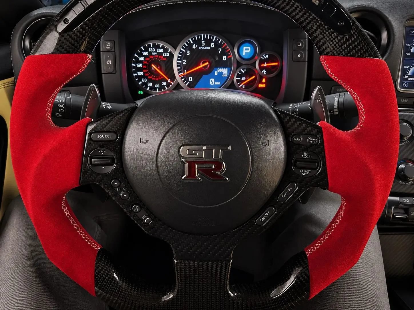 Used 2015 Nissan GT-R Premium AWD/4WD image 22