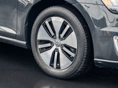 Used 2016 Volkswagen e-Golf SEL Premium image 7