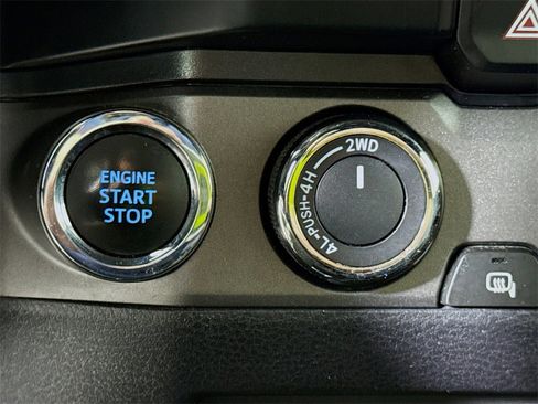 Certified 2019 Toyota Tacoma SR5 image 12