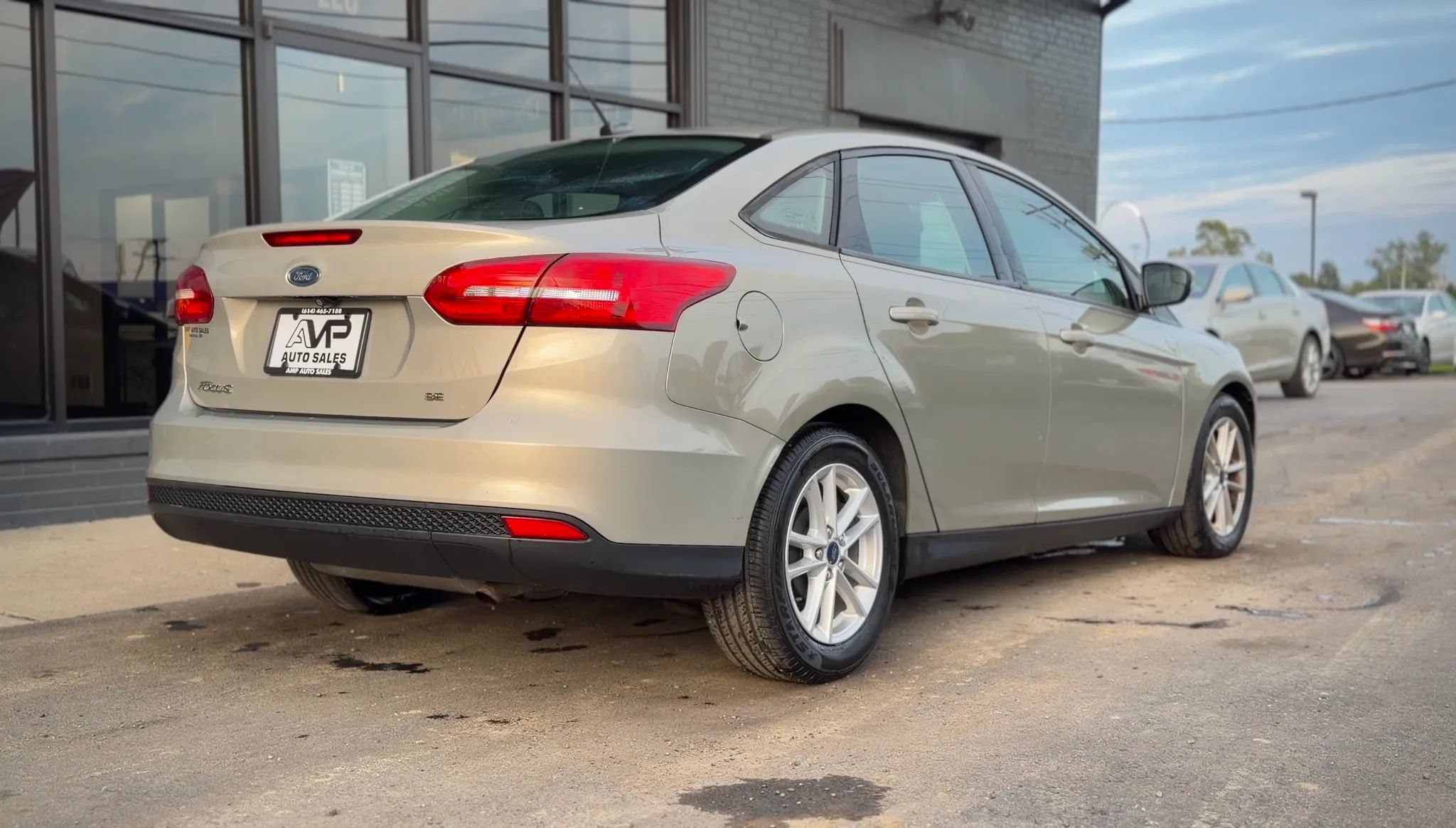 Used 2016 Ford Focus SE w/ SE Power Seat Package FWD image 2