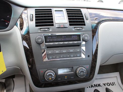 Used 2010 Cadillac DTS image 31