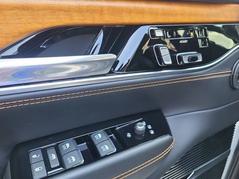 Certified 2023 Jeep Grand Wagoneer Series III AWD/4WD image 27
