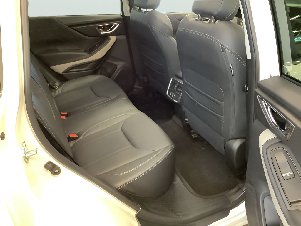 Used 2023 Subaru Forester Limited AWD/4WD image 17