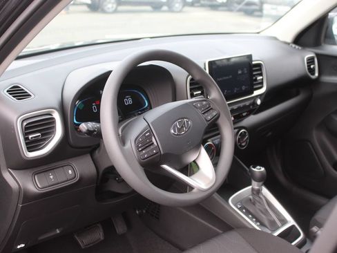 New 2026 Hyundai Venue SE FWD image 11
