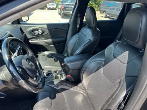 Certified 2019 Jeep Cherokee Limited AWD/4WD image 4