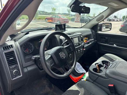 Used 2015 RAM 1500 4x4 Crew Cab w/ Exterior Appearance Group image 6