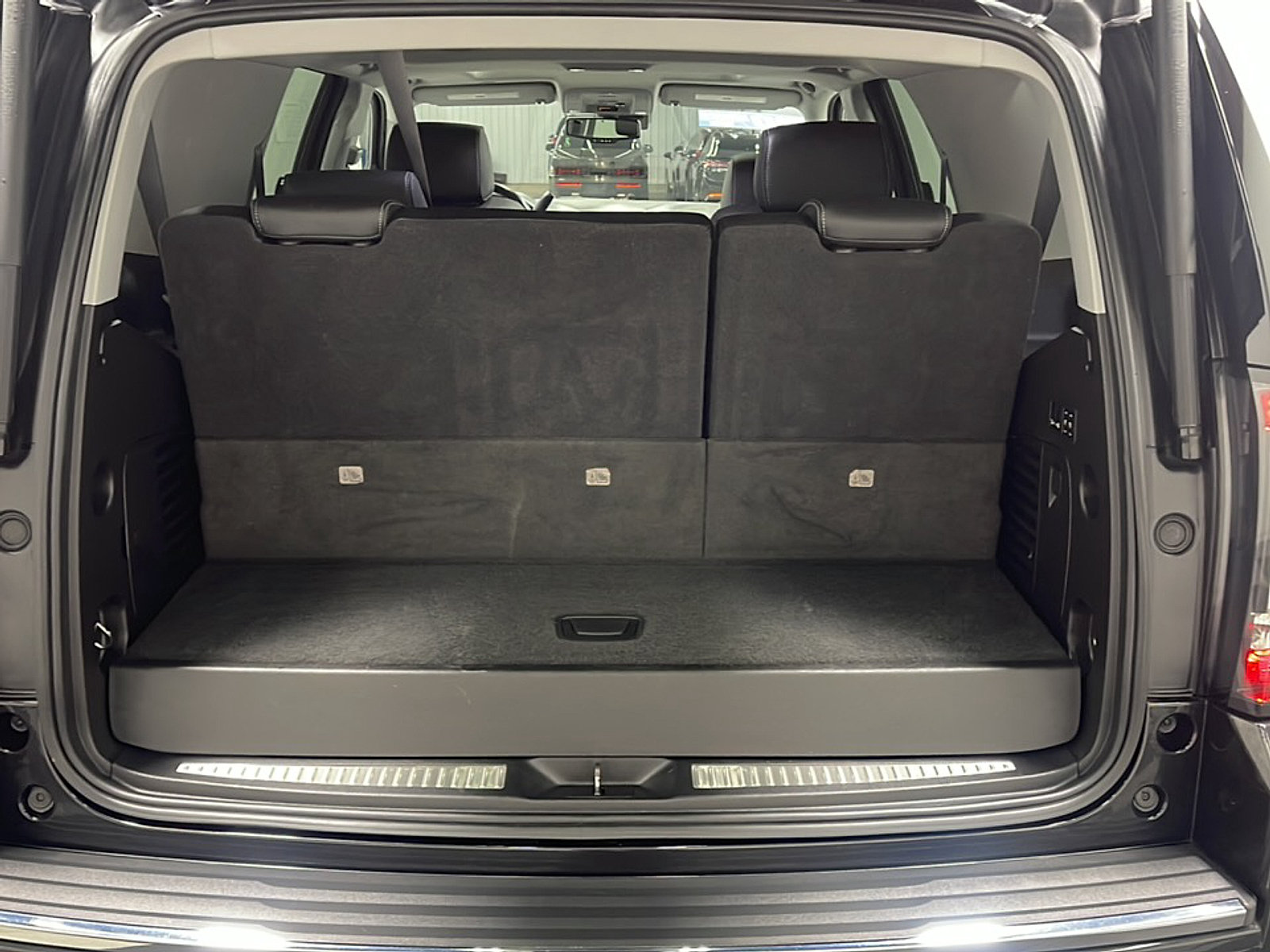 Used 2020 GMC Yukon Denali w/ Denali Premium Package AWD/4WD image 18