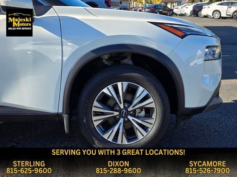 Used 2023 Nissan Rogue SV image 10