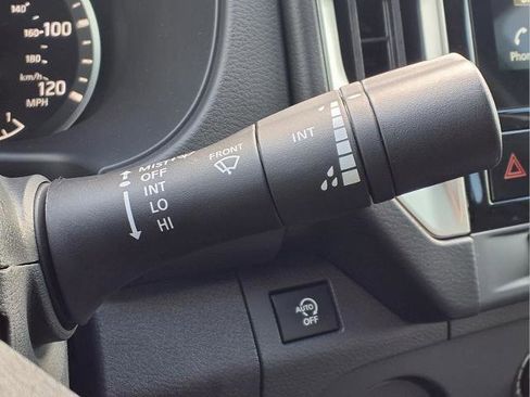 Certified 2025 Nissan Frontier SV image 25