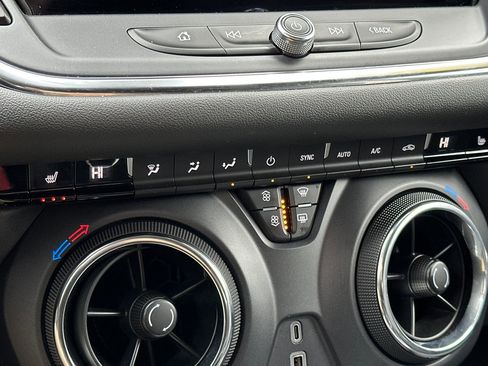 Used 2023 Chevrolet Blazer LT image 20