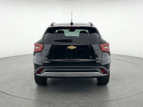 Used 2025 Chevrolet Trax LT FWD image 7