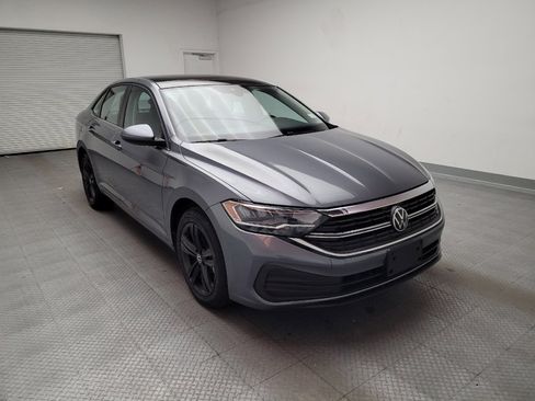 Used 2023 Volkswagen Jetta SE image 13