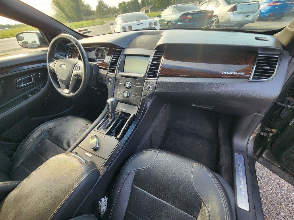 Used 2015 Ford Taurus Limited FWD image 16