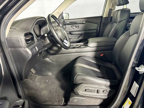 Used 2025 Honda Pilot EX-L image 11