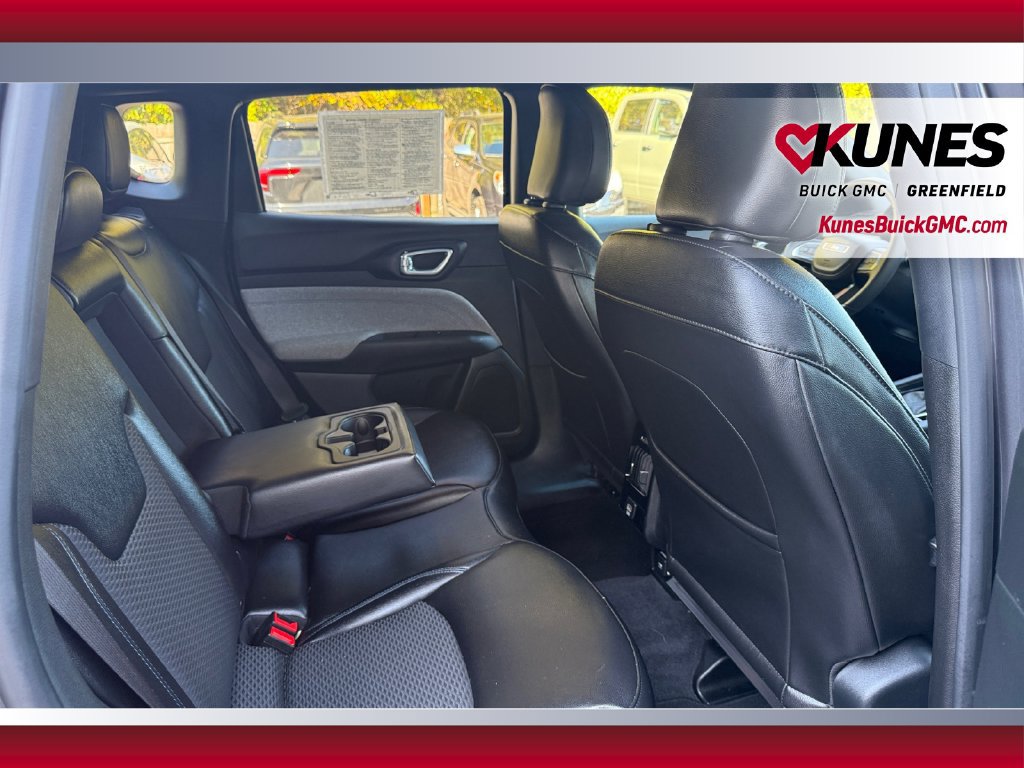 Used 2024 Jeep Compass Latitude AWD/4WD image 37