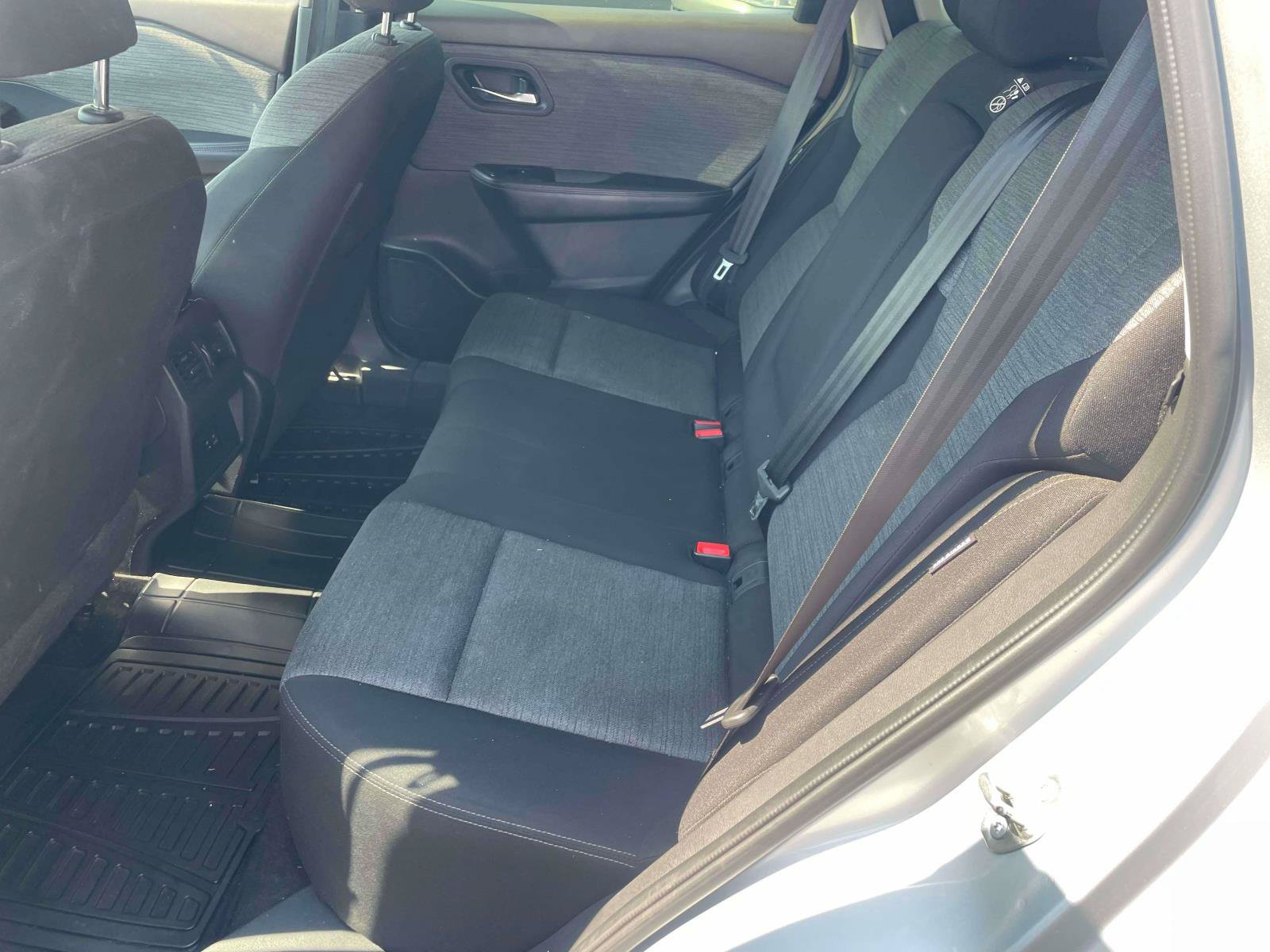 Used 2023 Nissan Rogue SV FWD image 14