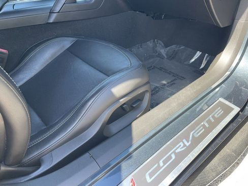 Used 2019 Chevrolet Corvette Stingray Coupe w/ 1LT RWD image 9