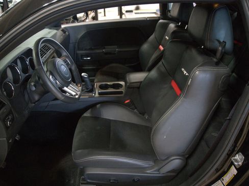 Used 2014 Dodge Challenger SRT8 w/ Harman/Kardon Audio Group image 40