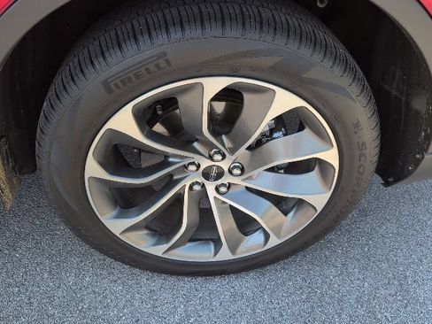 Used 2025 Lincoln Aviator AWD w/ Equipment Group 101A image 5