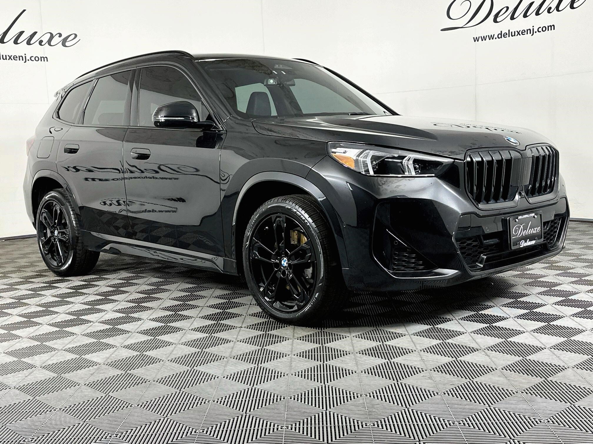 Used 2023 BMW X1 xDrive28i w/ Premium Package AWD/4WD image 1