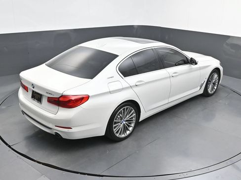 Used 2019 BMW 530e w/ Convenience Package RWD image 38