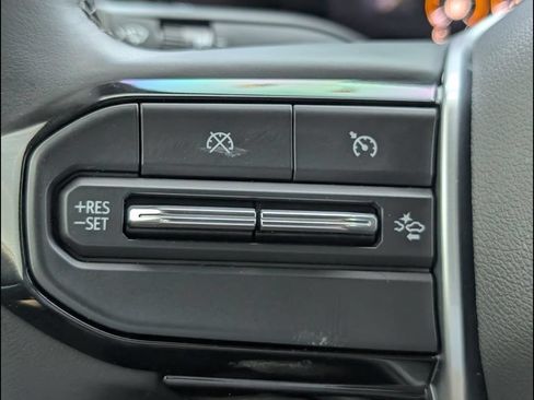 Used 2024 Chevrolet Colorado ZR2 w/ Technology Package AWD/4WD image 19