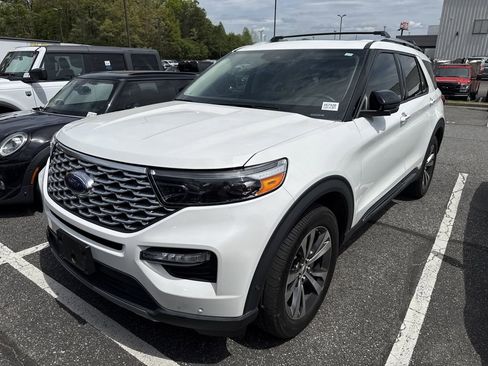 Used 2020 Ford Explorer Platinum w/ Premium Technology Package image 5