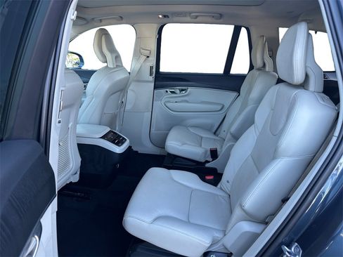 Used 2020 Volvo XC90 T6 Momentum w/ Protection Package image 15