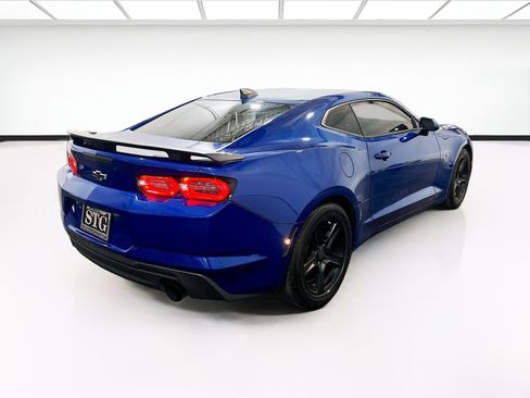 Used 2023 Chevrolet Camaro LT w/ Technology Package RWD image 4
